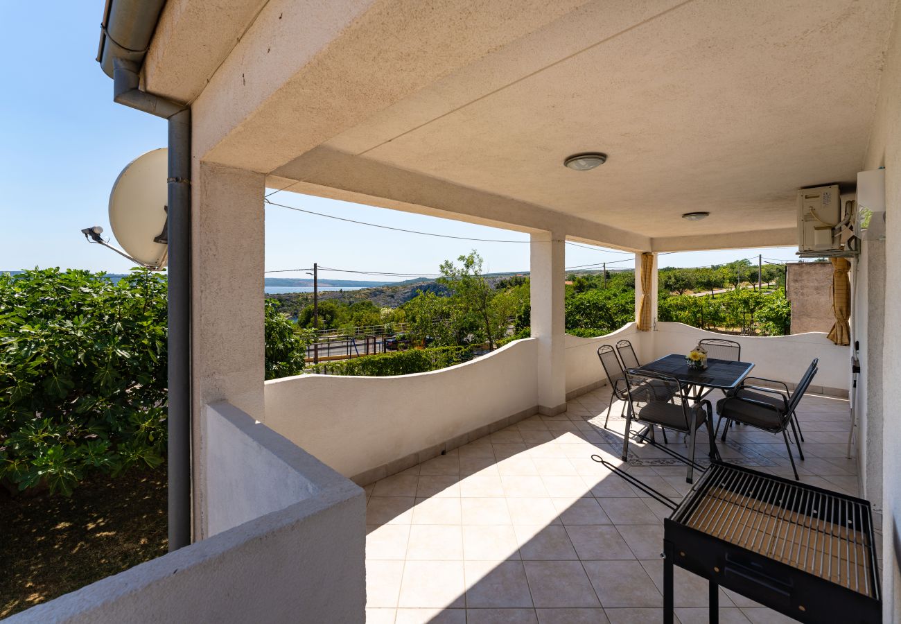 Casa en Maslenica - Holiday home Anatea