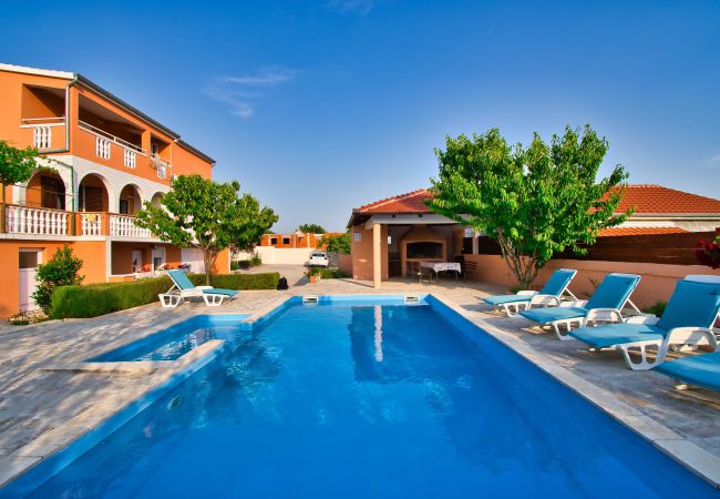 Casa en Visocane - Apartment Visocane with private pool Casa en Visocane - Apartment Visocane with private pool