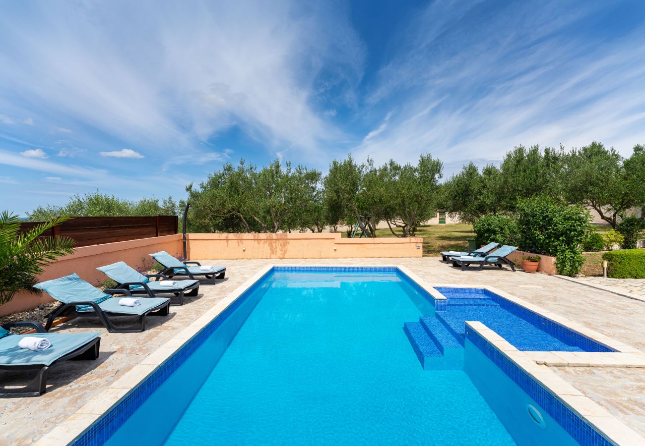 Casa en Visocane - Apartment Visocane with private pool