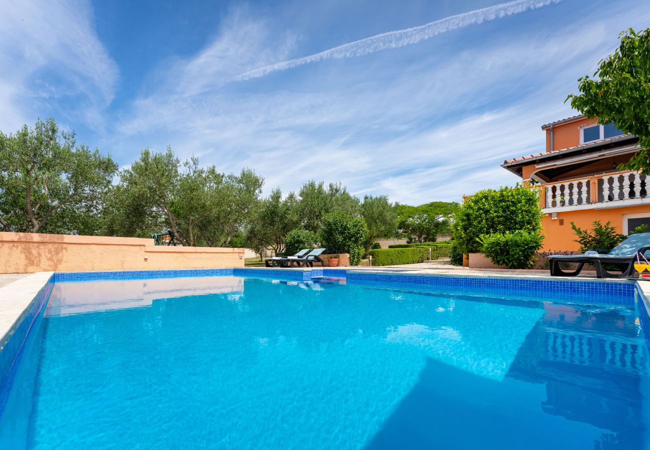 Casa en Visocane - Apartment Visocane with private pool