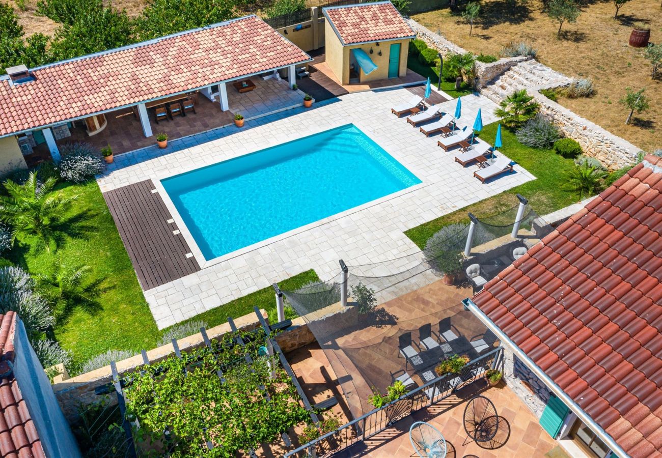 Villa en Gornje Raštane - Authentic Villa Kadulja