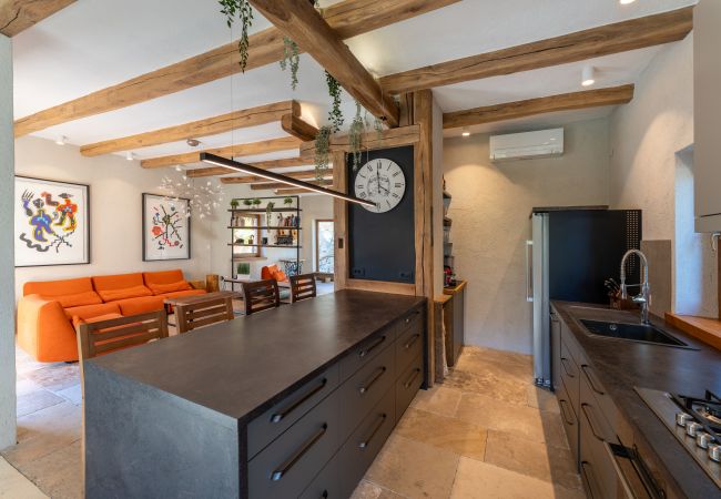 Casa en Svirce - Authentic Villa Fisola Casa en Svirce - Authentic Villa Fisola