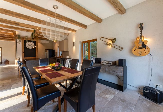 Casa en Svirce - Authentic Villa Fisola Casa en Svirce - Authentic Villa Fisola