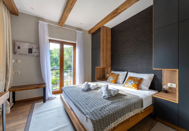 Casa en Svirce - Authentic Villa Fisola Casa en Svirce - Authentic Villa Fisola