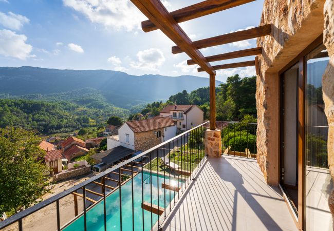 Casa en Svirce - Authentic Villa Fisola Casa en Svirce - Authentic Villa Fisola