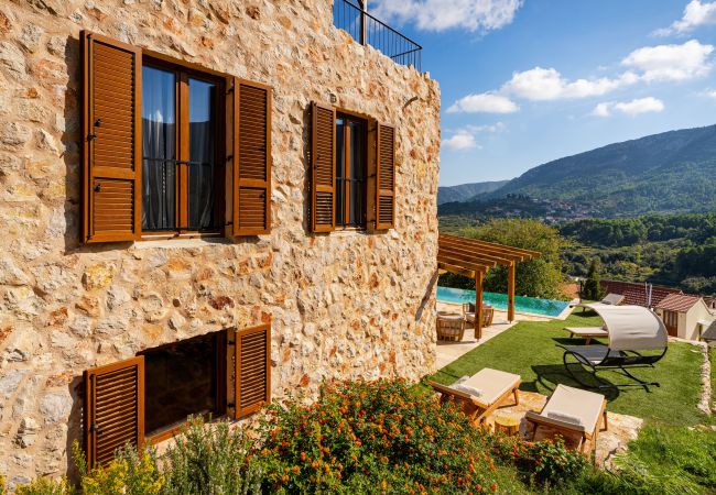 Casa en Svirce - Authentic Villa Fisola Casa en Svirce - Authentic Villa Fisola