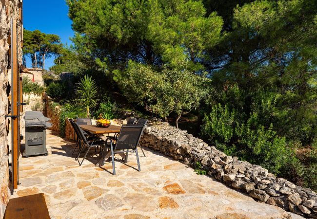 Casa en Svirce - Authentic Villa Fisola Casa en Svirce - Authentic Villa Fisola