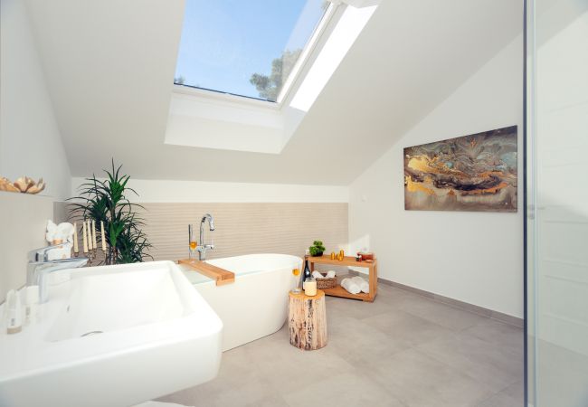 Casa en Svirce - Sea view Villa Amaria Casa en Svirce - Sea view Villa Amaria