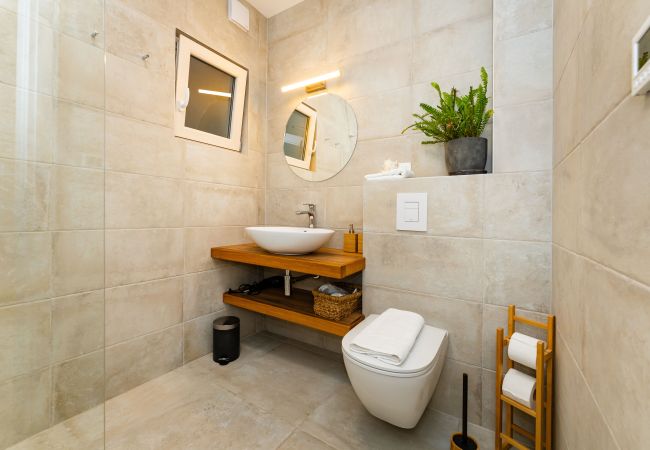 Casa en Svirce - Sea view Villa Amaria Casa en Svirce - Sea view Villa Amaria