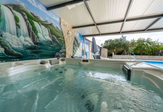 Casa en Vodice - Holiday home Nadalina Casa en Vodice - Holiday home Nadalina