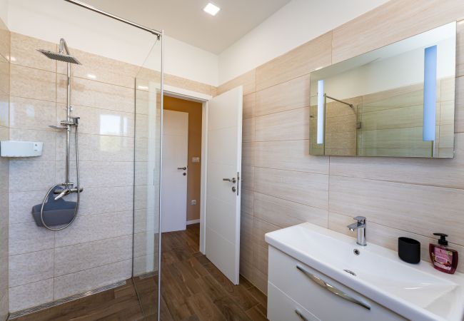 Casa en Pakoštane - Sea view Villa Tonka Casa en Pakoštane - Sea view Villa Tonka