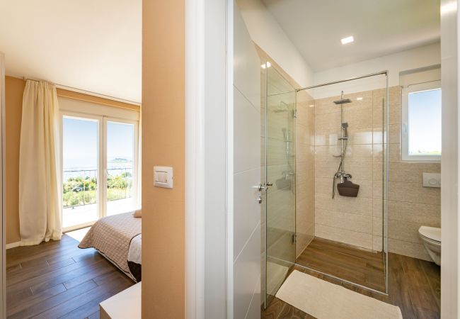 Casa en Pakoštane - Sea view Villa Tonka Casa en Pakoštane - Sea view Villa Tonka