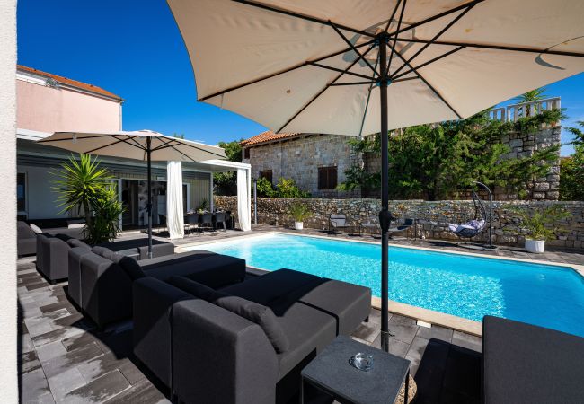 Casa en Pakoštane - Villa Amarilis Casa en Pakoštane - Villa Amarilis