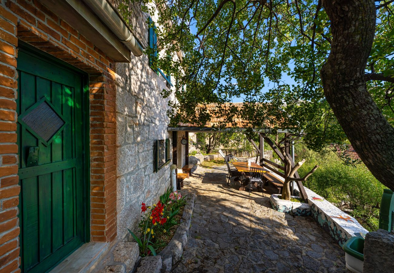 Casa en Starigrad - Sea view stone house Dobroselo