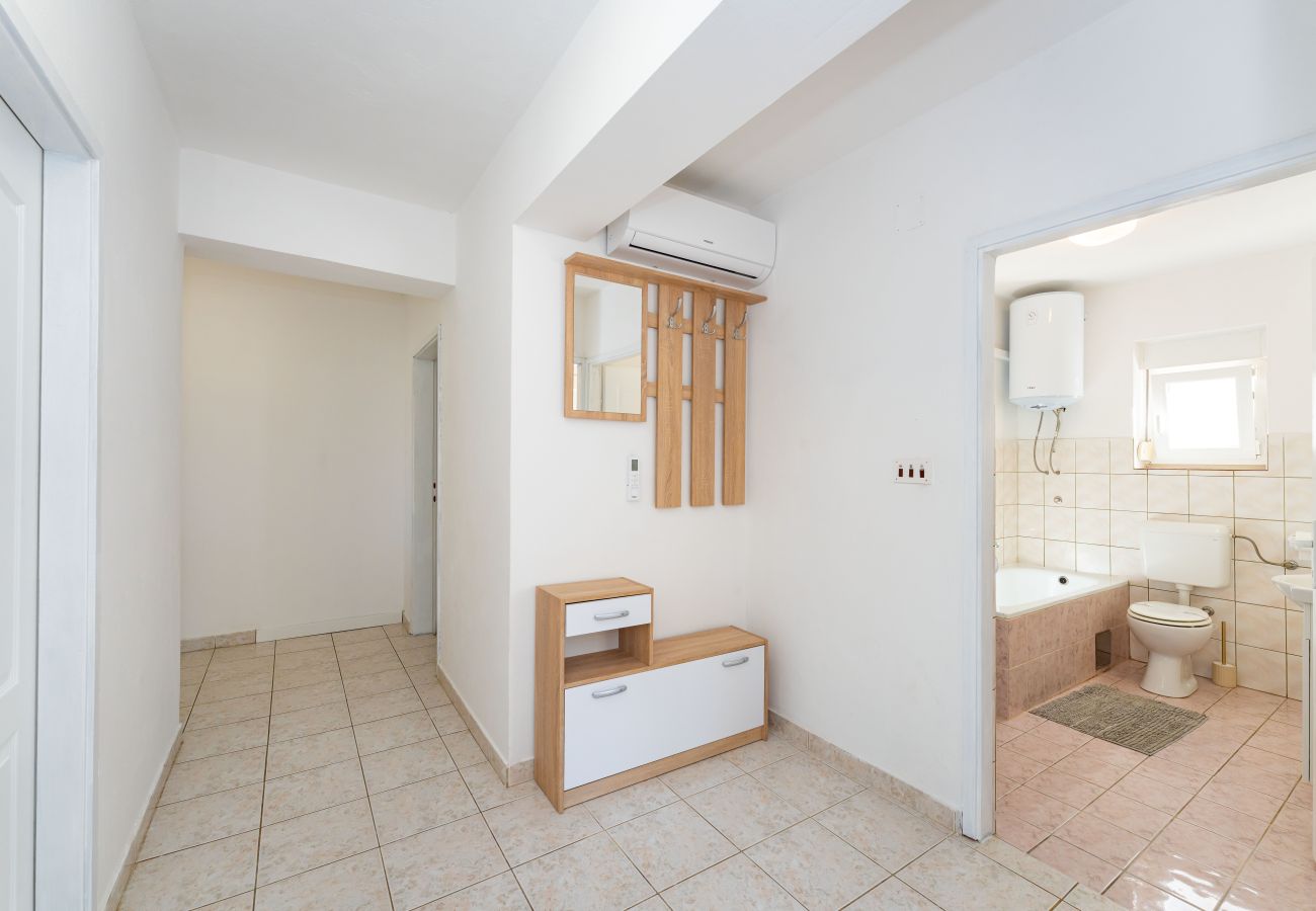 Casa en Raštevic - Holiday home Emily