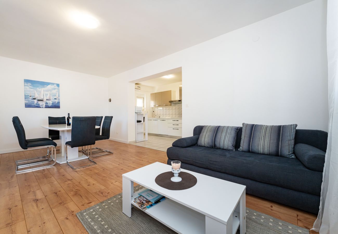 Casa en Raštevic - Holiday home Emily