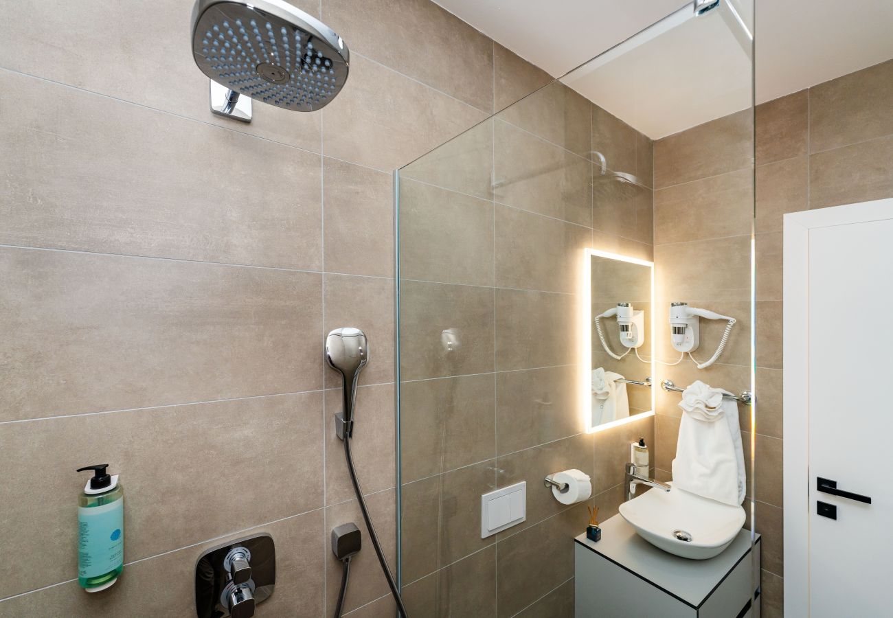 Apartamento en Starigrad - Sea view Villa Senti