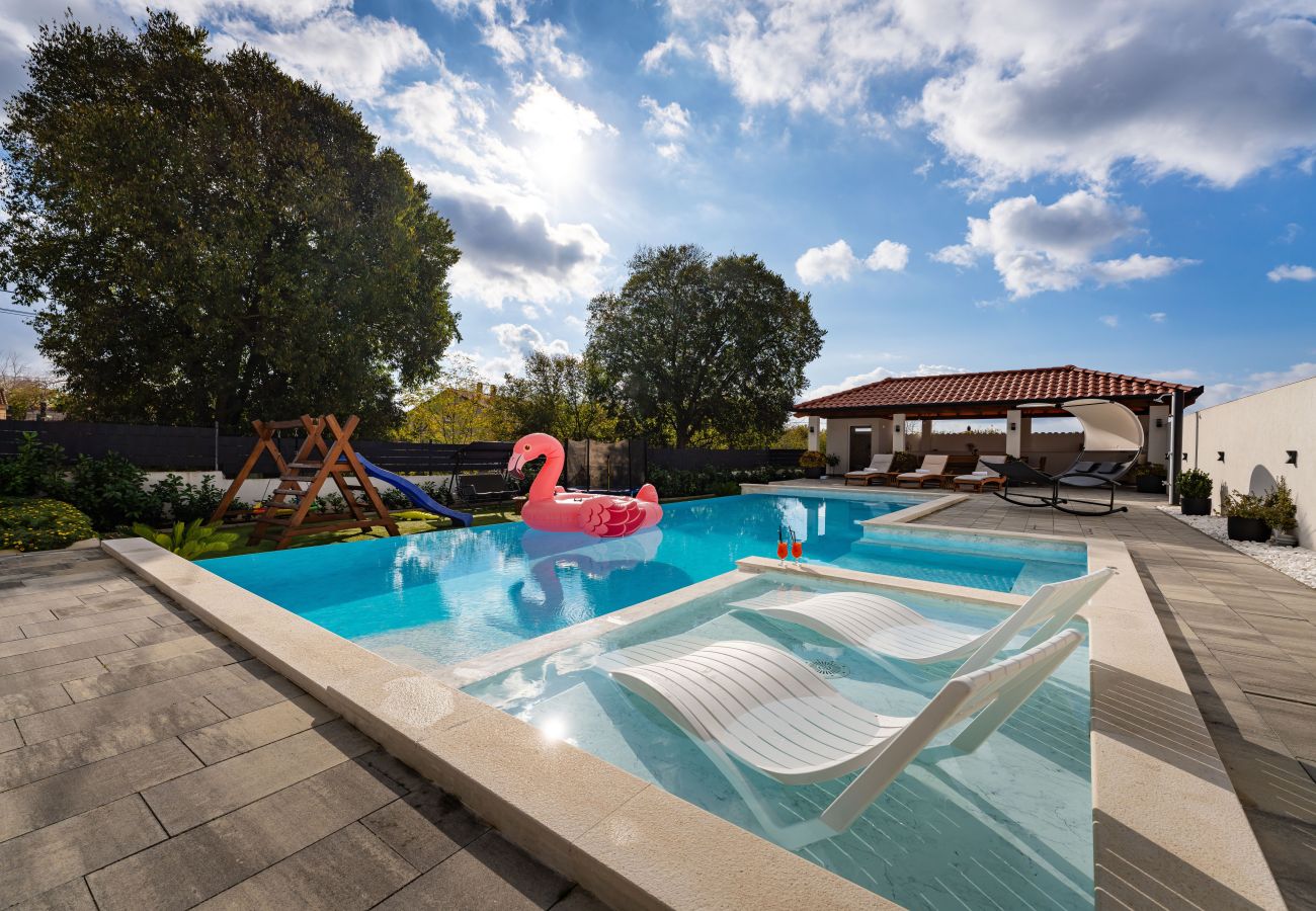 Apartamento en Galovac - Apartment M&N