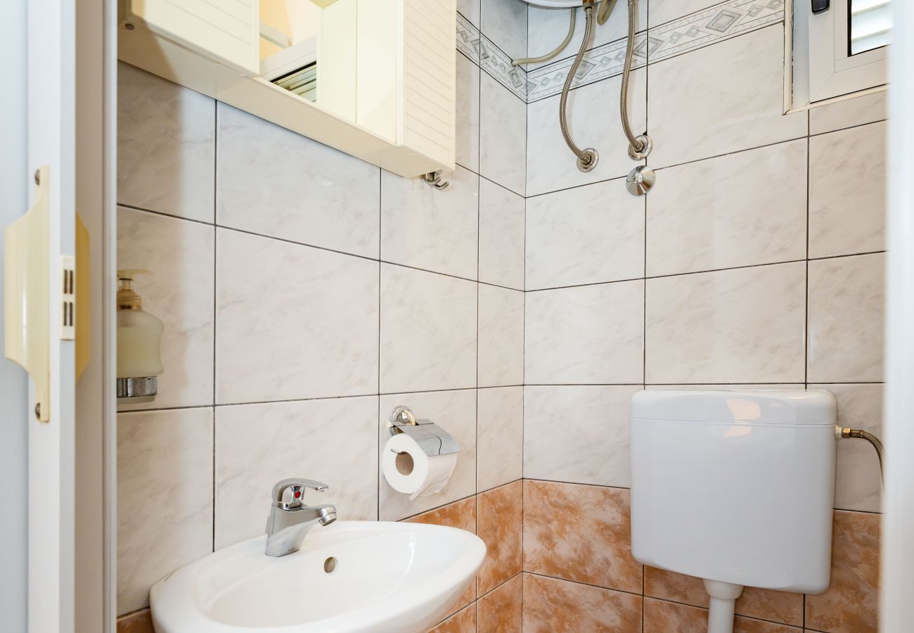 Apartamento en Galovac - Apartment Neda