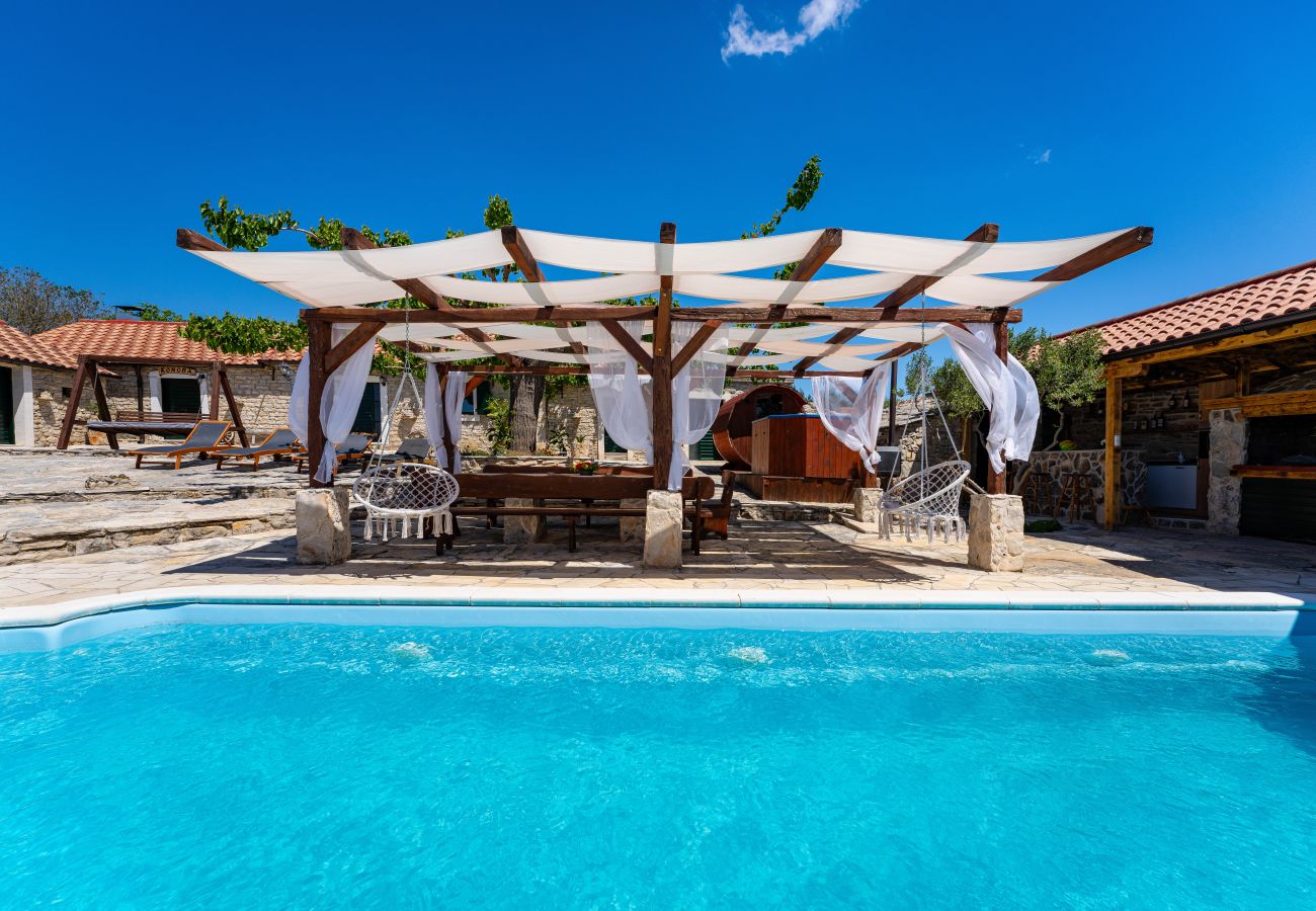 Casa en Kula Atlagic - Villa Hilltop Paradise