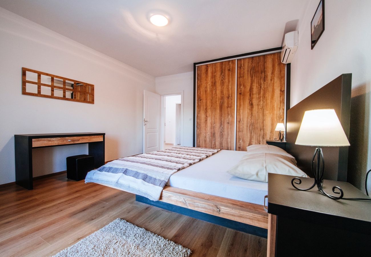 Casa en Privlaka - Holiday Home Barba Pere