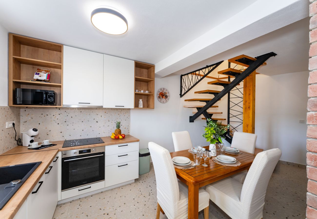 Casa en Šibenik - Holiday home Casa Ivana