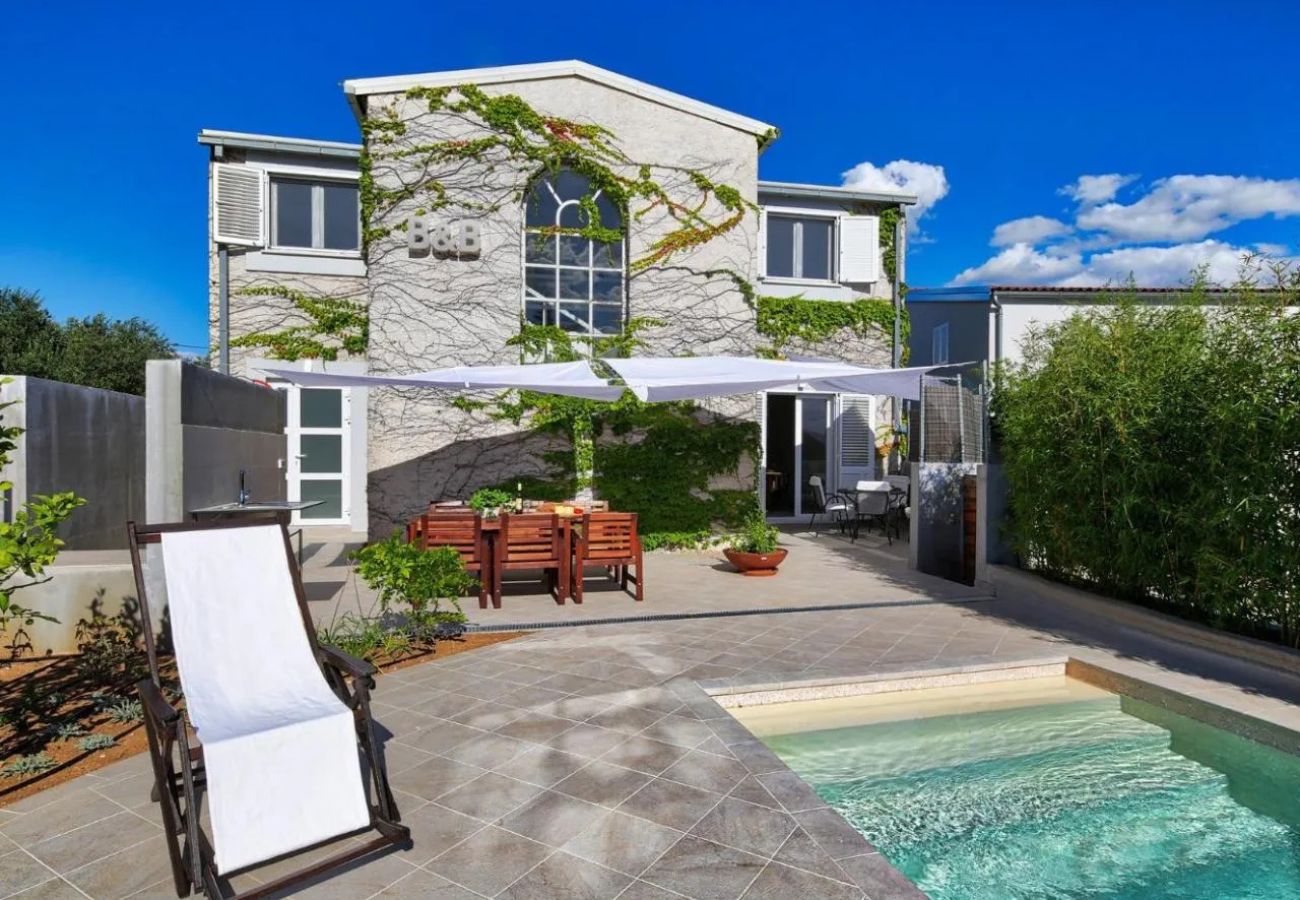 Casa en Bilice - Villa B&B with private pool