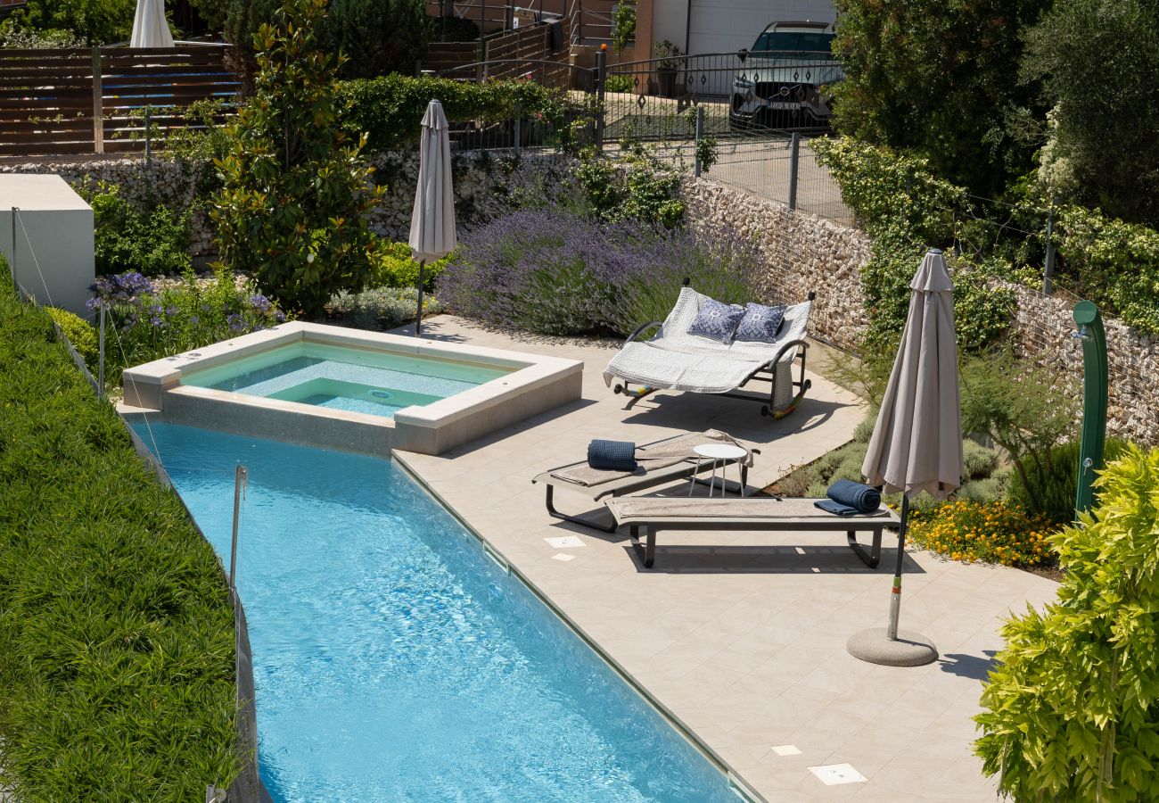 Casa en Bilice - Villa B&B with private pool