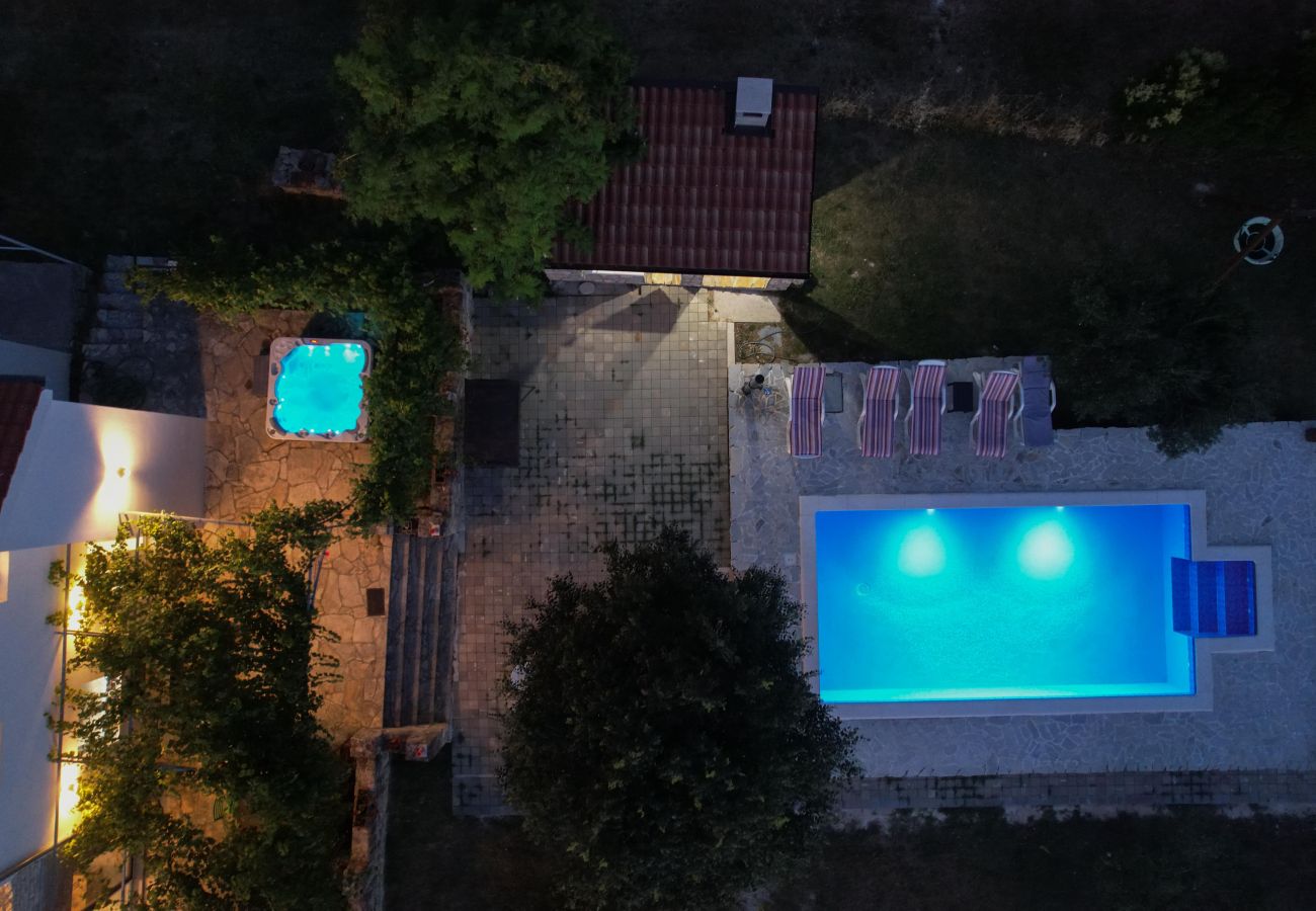Casa en Donji Kašic - Holiday home Mandorla
