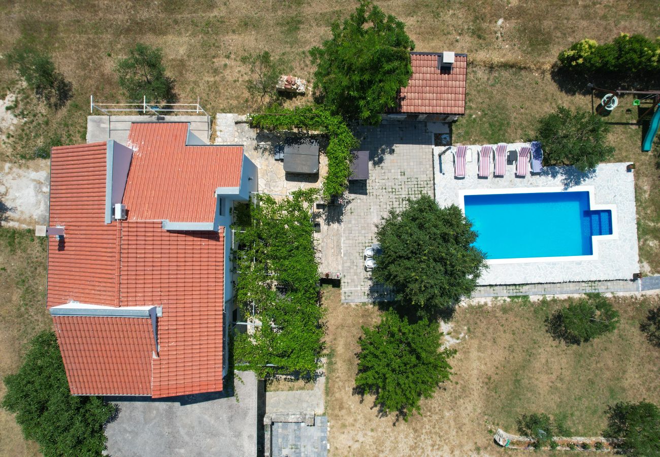 Casa en Donji Kašic - Holiday home Mandorla