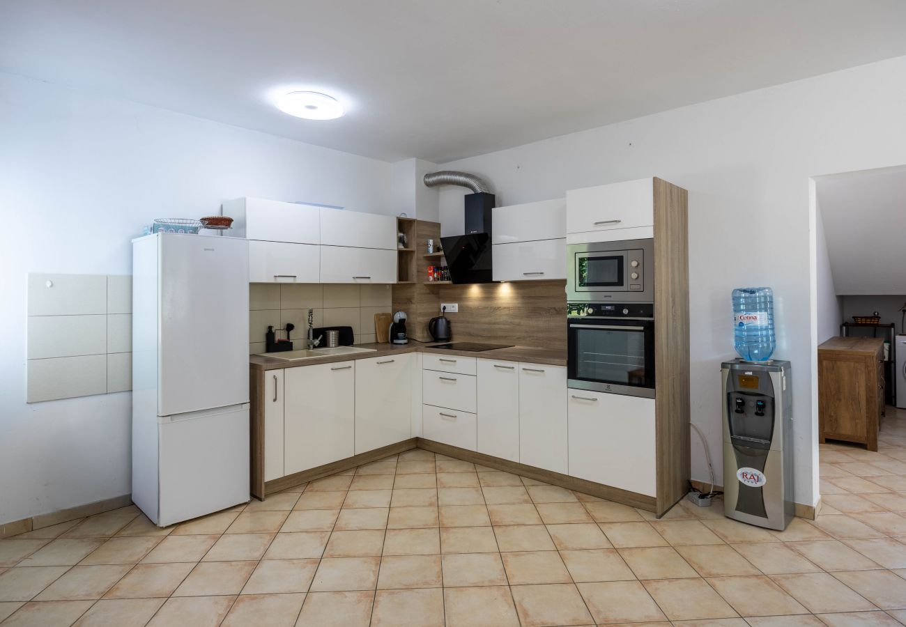 Casa en Donji Kašic - Holiday home Mandorla