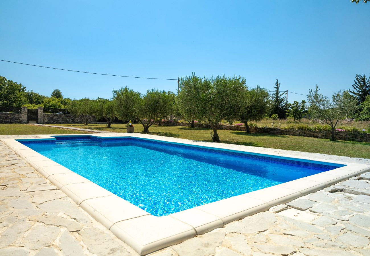 Casa en Donji Kašic - Holiday home Mandorla