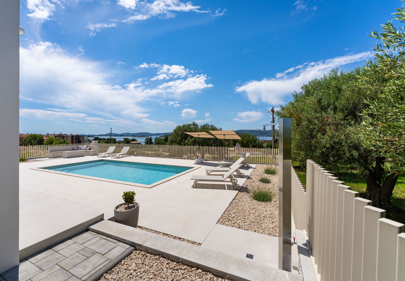 Casa en Sveti Petar - Sea view Villa RoNoDa