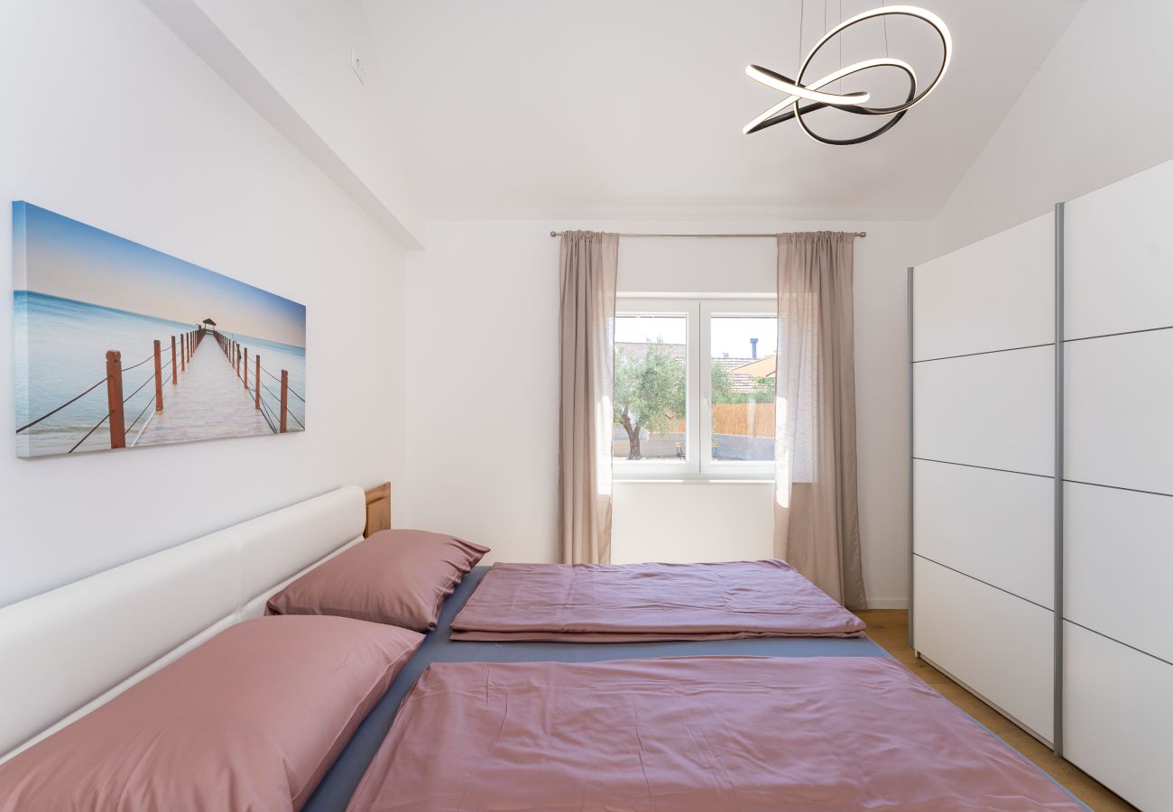 Casa en Šibenik-Ražine - Holiday Home Matija