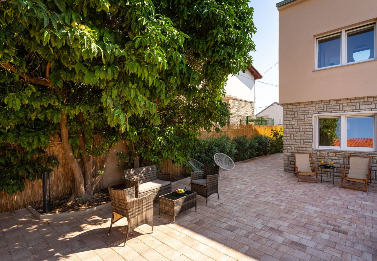 Casa en Sveti Filip i Jakov - Villa Familia