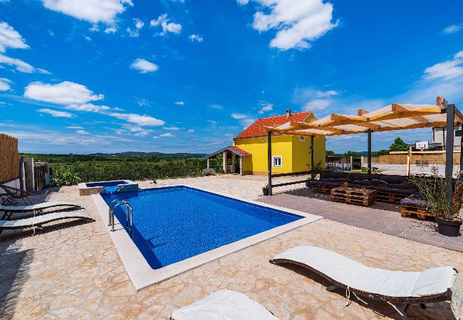 Maison à Žažvic - Holiday home Agro Casa Maison à Žažvic - Holiday home Agro Casa