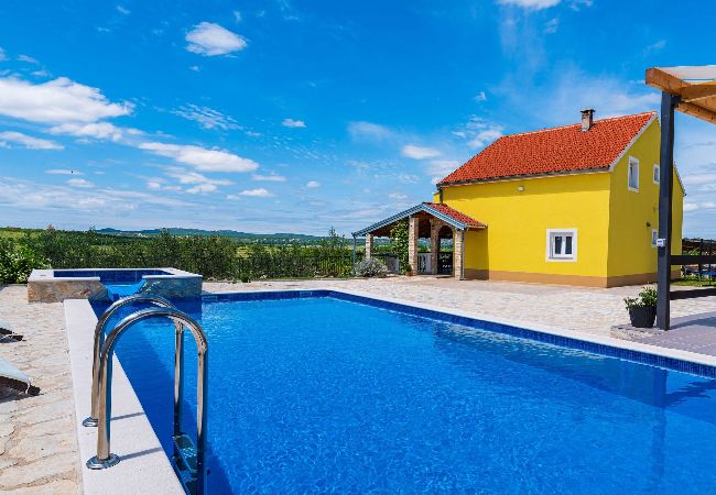 Maison à Žažvic - Holiday home Agro Casa Maison à Žažvic - Holiday home Agro Casa