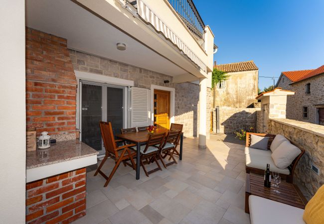 Maison à Petrcane - Holiday home Marijanka Maison à Petrcane - Holiday home Marijanka