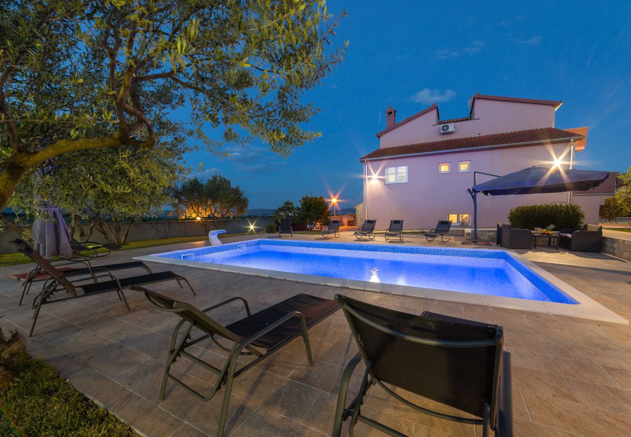 Villa à Biograd na moru - Villa Simone with private pool