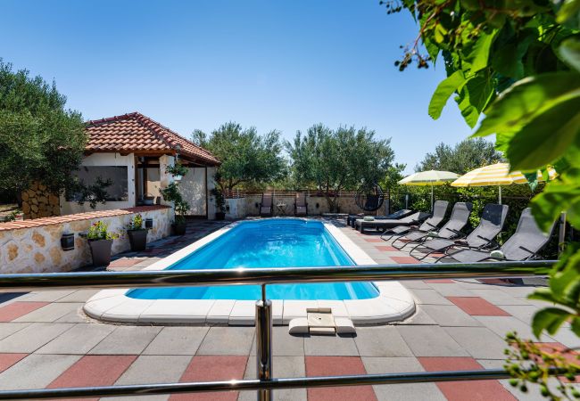 Maison à Krkovic - Holiday home Olive Garden Maison à Krkovic - Holiday home Olive Garden