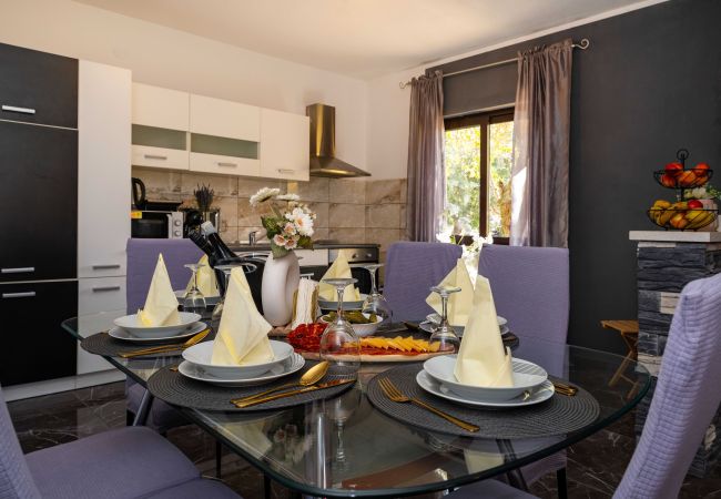 Maison à Krkovic - Holiday home Olive Garden Maison à Krkovic - Holiday home Olive Garden