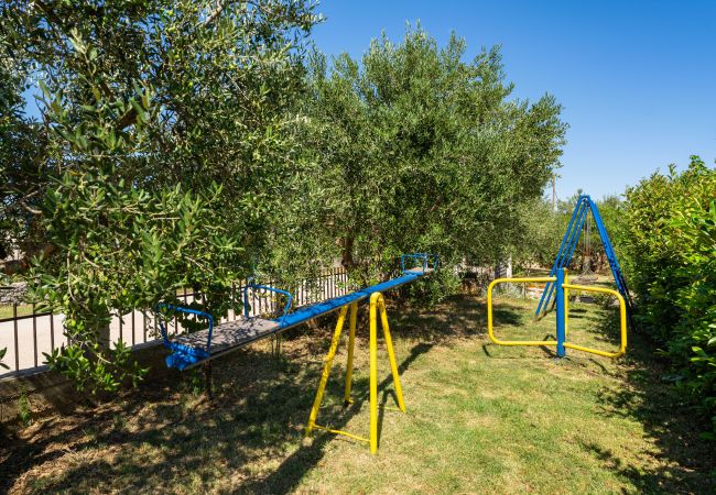 Maison à Krkovic - Holiday home Olive Garden Maison à Krkovic - Holiday home Olive Garden