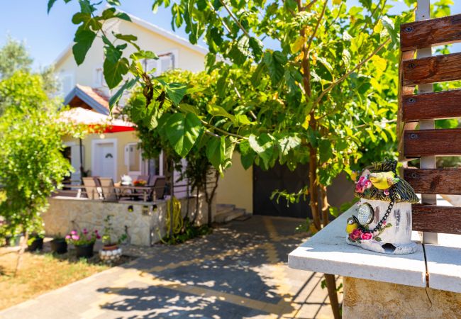 Maison à Krkovic - Holiday home Olive Garden Maison à Krkovic - Holiday home Olive Garden