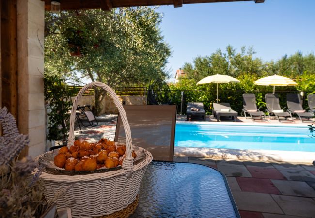 Maison à Krkovic - Holiday home Olive Garden Maison à Krkovic - Holiday home Olive Garden