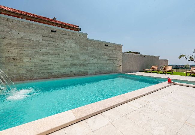 Maison à Benkovacko Selo - Villa Pezer with heated pool & sauna Maison à Benkovacko Selo - Villa Pezer with heated pool & sauna
