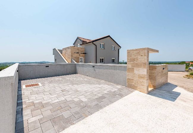 Maison à Benkovacko Selo - Villa Pezer with heated pool & sauna Maison à Benkovacko Selo - Villa Pezer with heated pool & sauna