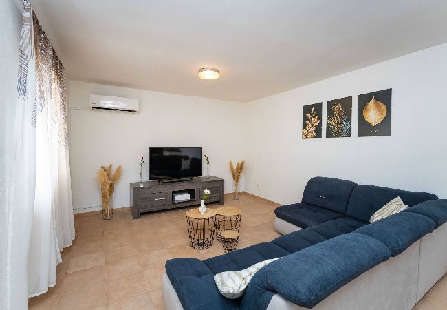 Maison à Zapužane - Holiday home Burgija Maison à Zapužane - Holiday home Burgija