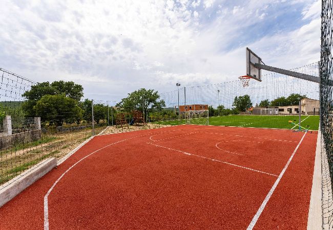 Maison à Zapužane - Holiday home Burgija Maison à Zapužane - Holiday home Burgija