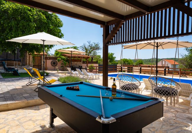 Maison à Zapužane - Holiday home Burgija Maison à Zapužane - Holiday home Burgija