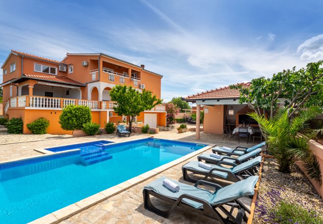 Maison à Visocane - Apartment Visocane with private pool